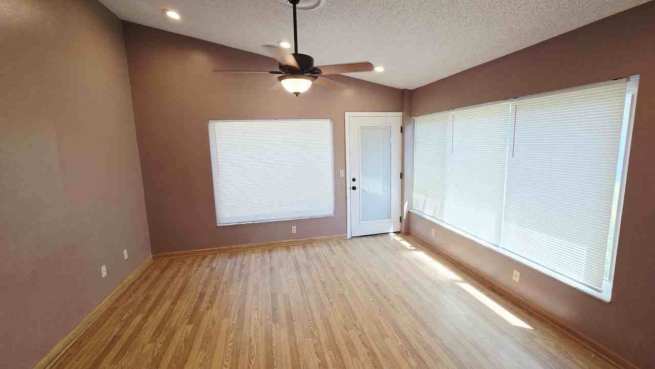 5668 Parkview Lake Dr - Photo 3 of 18