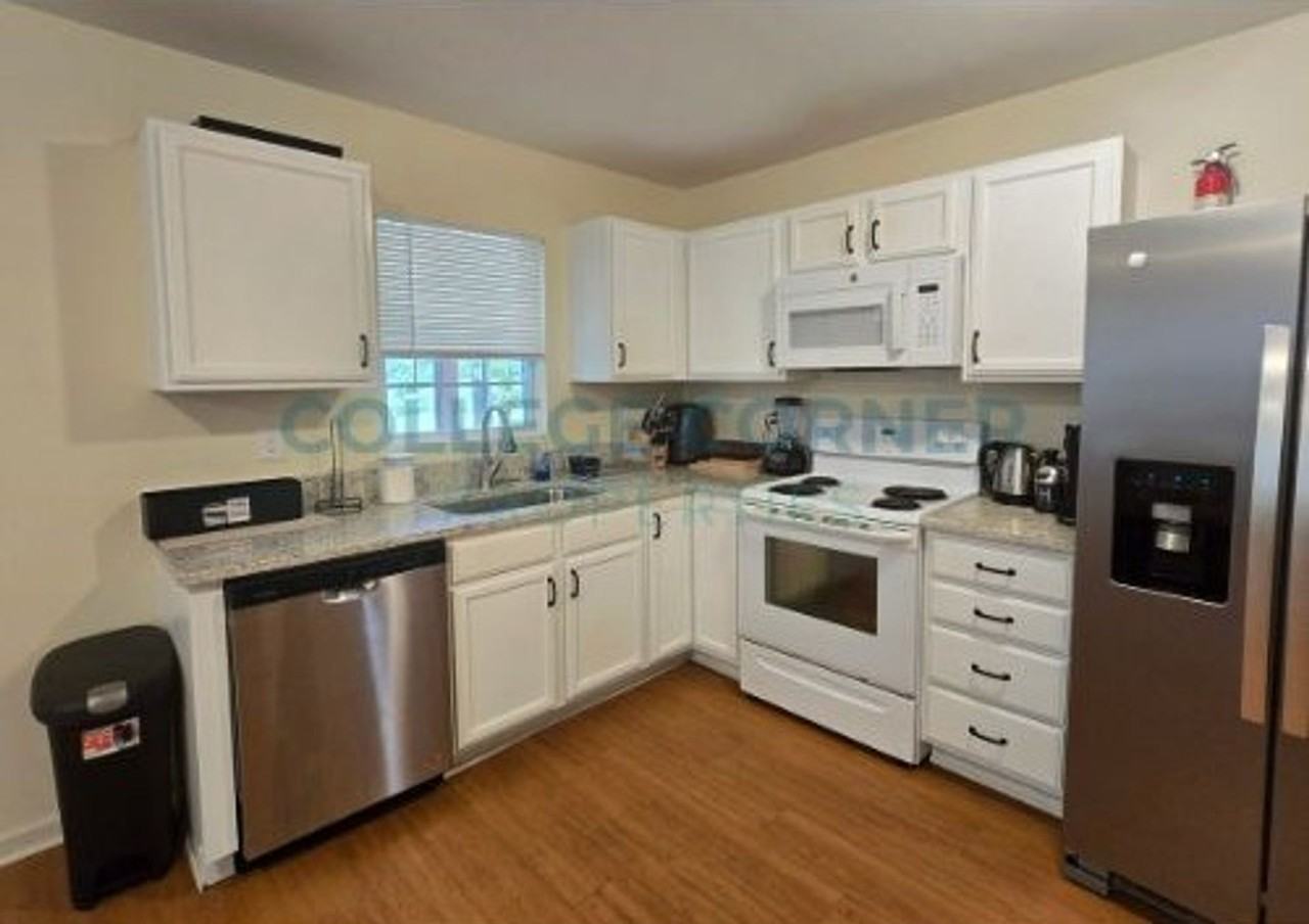 1048 Ranch Dr - Photo 2 of 21