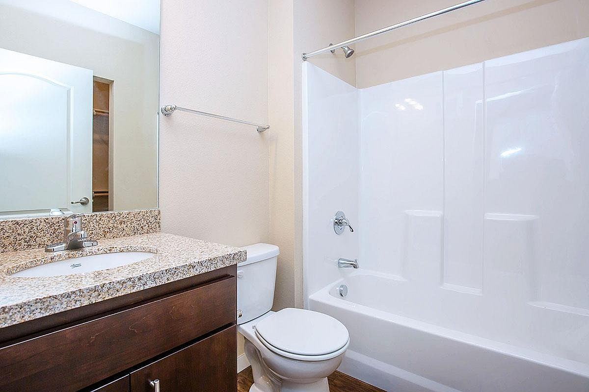 11 West | Student Housing - Photo 6 of 42