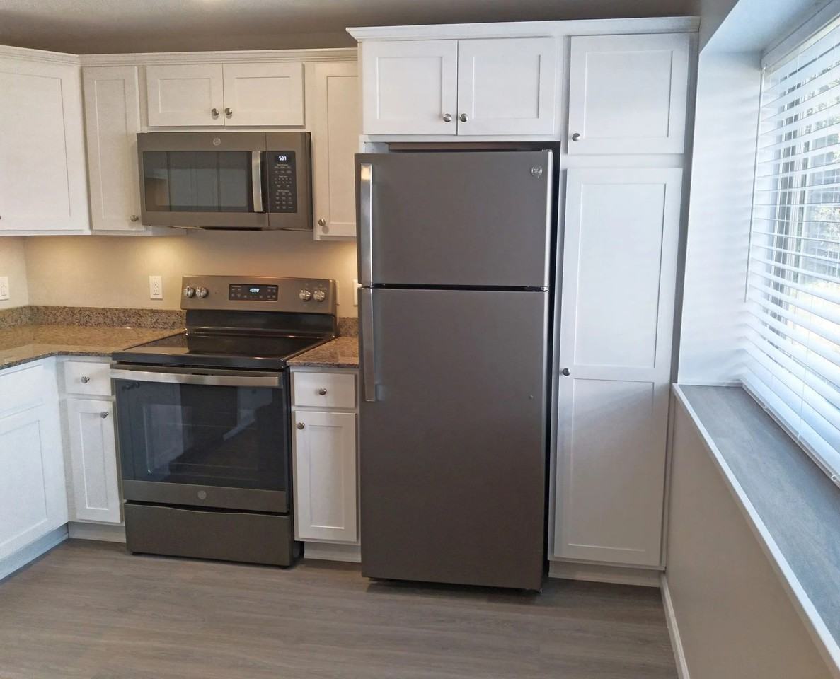 Village Terrace Apartment Homes - Photo 3 of 32