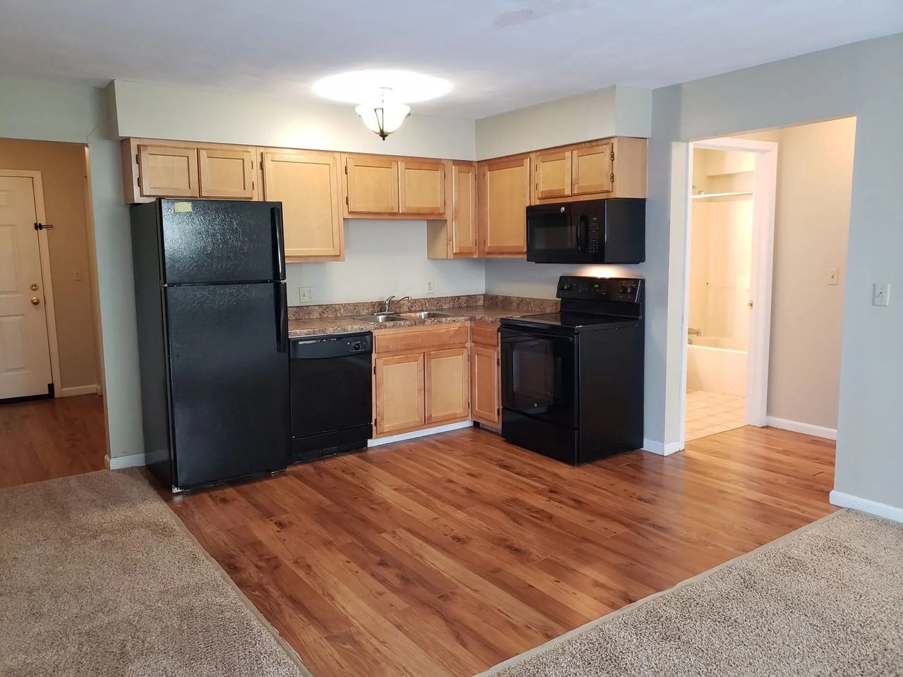 Newbury Apartment Homes - Photo 2 of 25