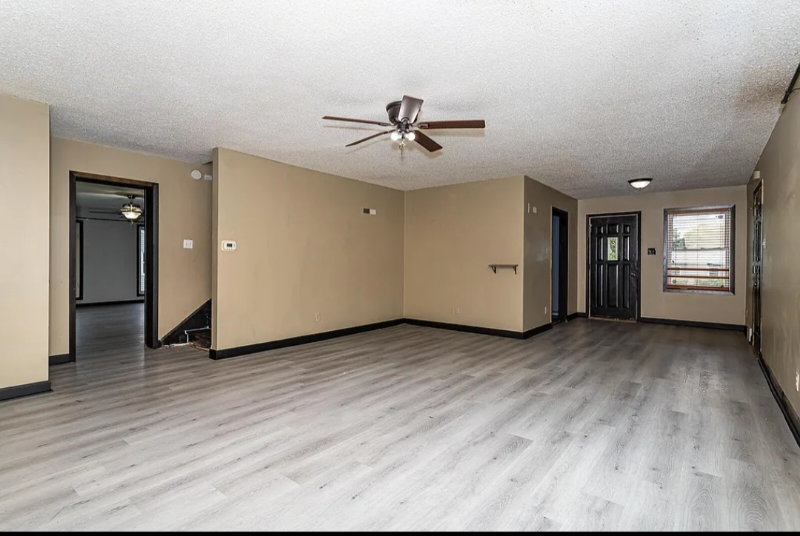 327 S Cedar St - Photo 3 of 18