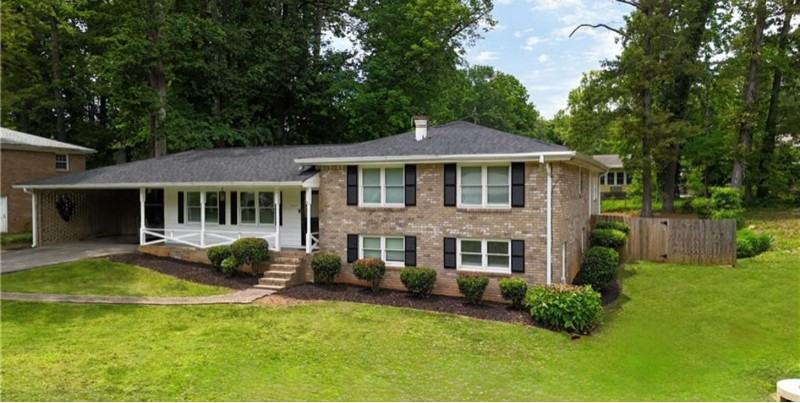 3925 Chicamauga Drive Northeast - Photo 2 of 17