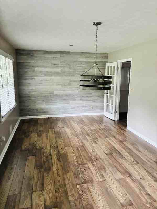 3925 Chicamauga Drive Northeast - Photo 3 of 17