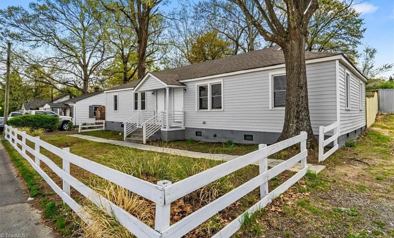 3064 Indiana Ave #3064A - Photo 2 of 14