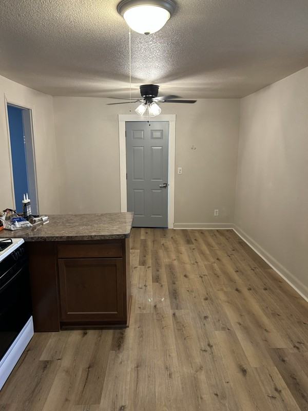 1204 1/2 N School St - Photo 2 of 6