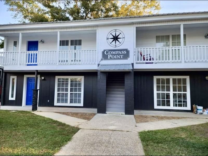 104 E Horner St - Photo 2 of 8