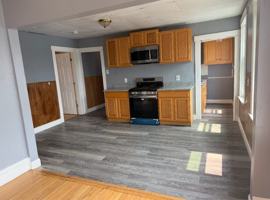 featured image of 157 Vernon St #3
