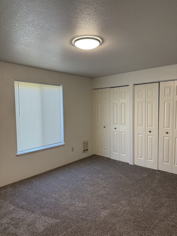 908 N 34th Ave #NA - Photo 4 of 11