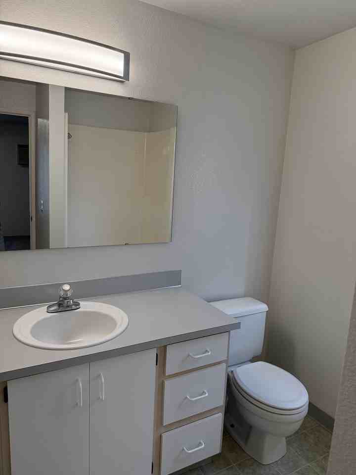 908 N 34th Ave #NA - Photo 7 of 11