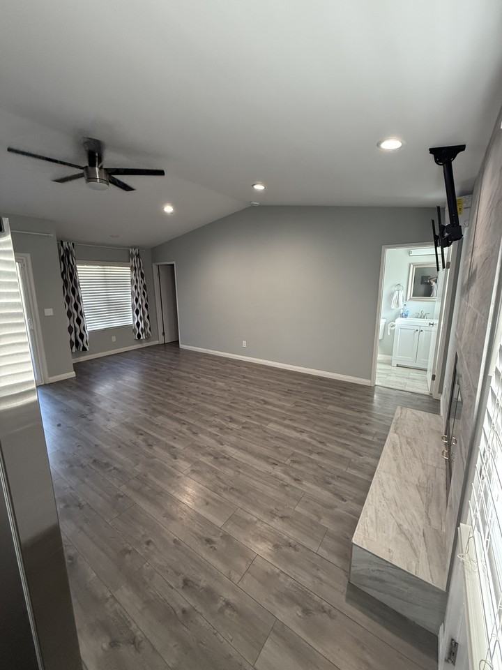 1611 Dana Point Ct #B - Photo 2 of 10