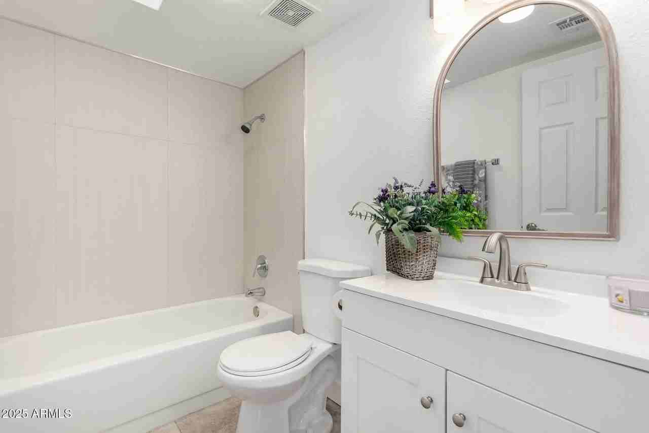 714 E Morningside Dr #1 - Photo 3 of 12