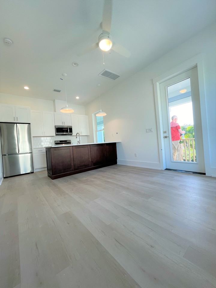 511 13th Ave S #NA - Photo 2 of 9