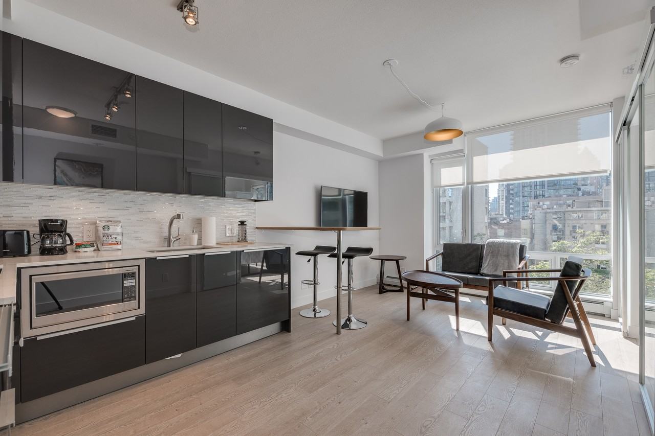 1283 Howe Street - Photo 2