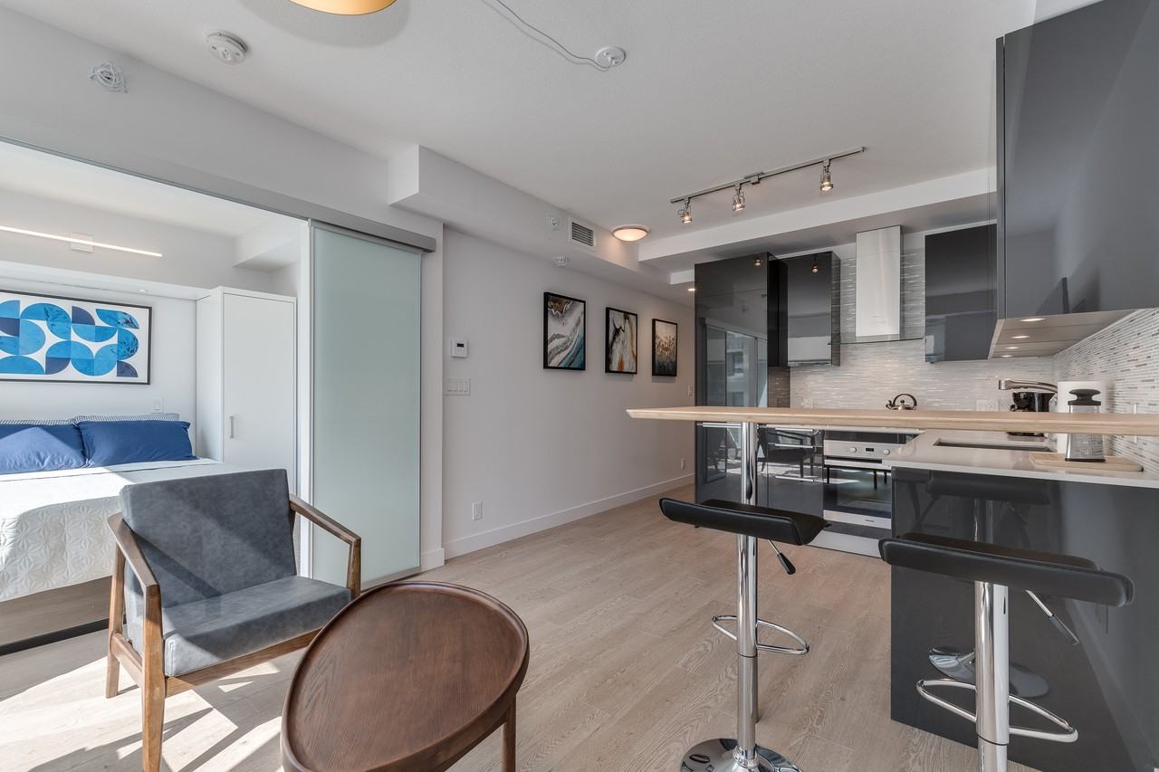1283 Howe Street - Photo 5