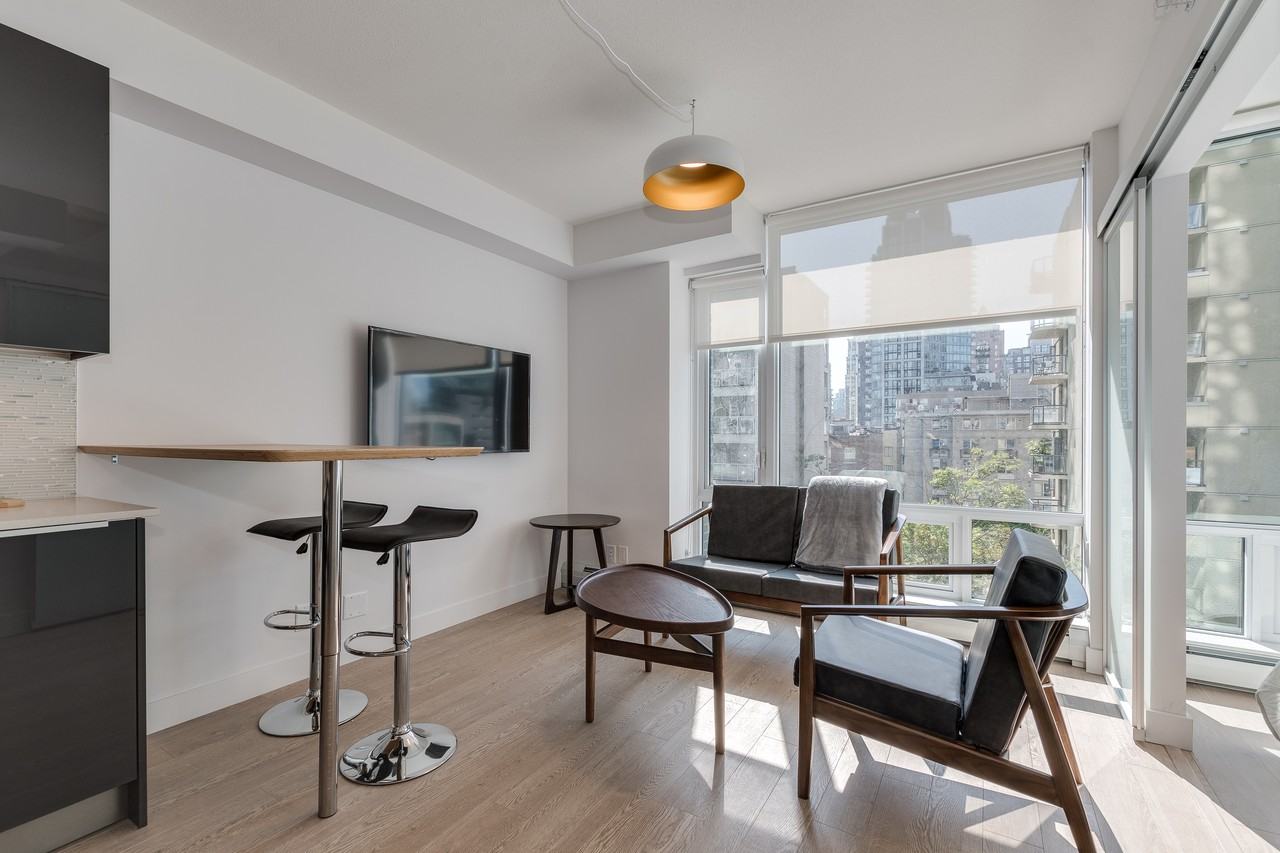 1283 Howe Street - Photo 6