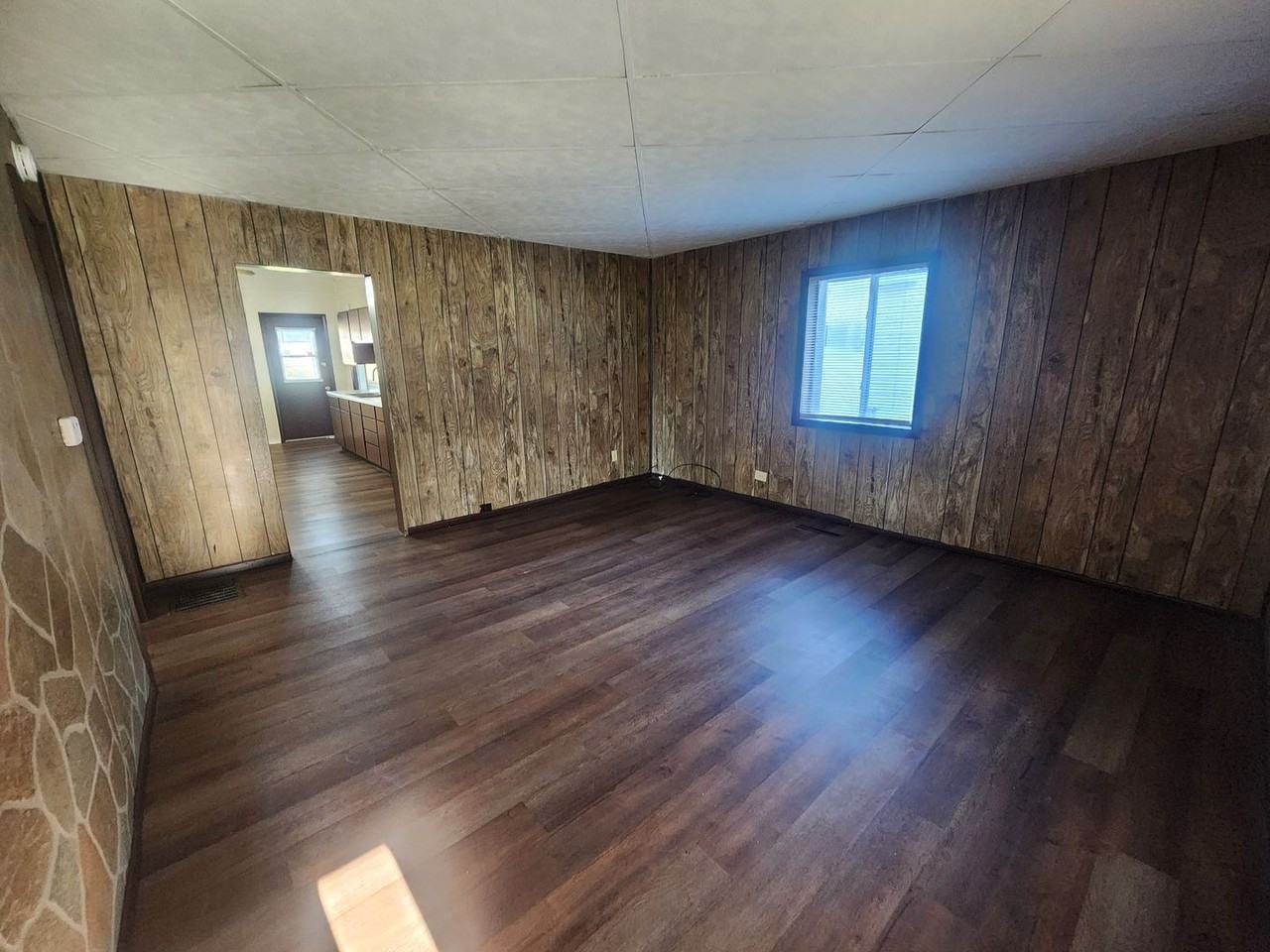 702 N 8th St - Photo 3 of 14