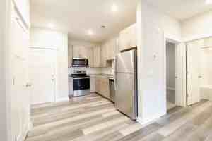featured image of 1600 Somerset Cir