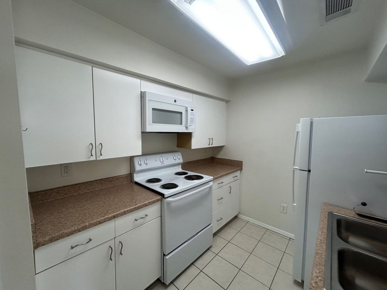 1500 E Lake Shore Dr #206 - Photo 2 of 11