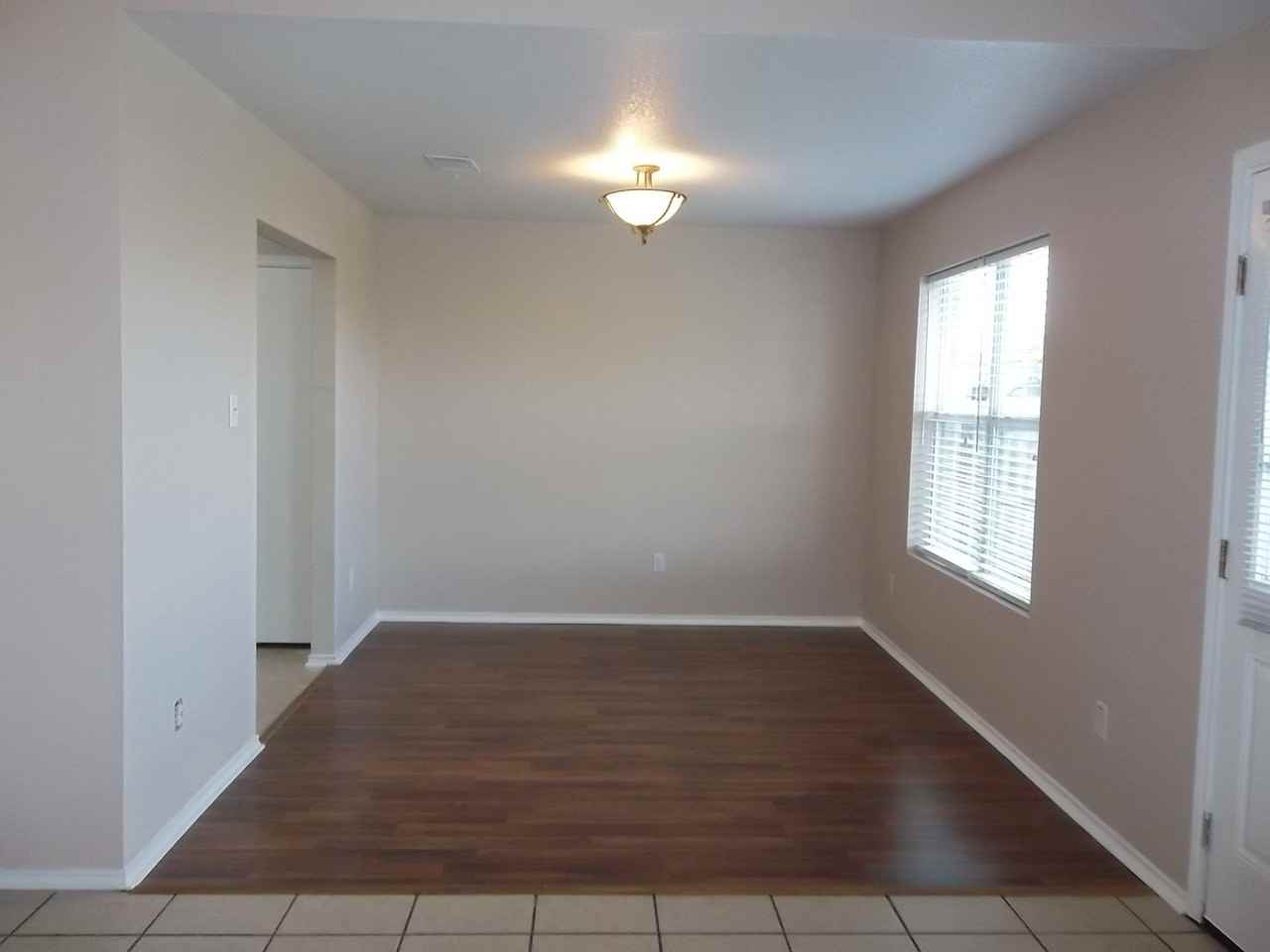 2111 Madison Ct S - Photo 4 of 11