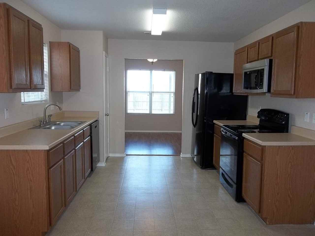 2111 Madison Ct S - Photo 6 of 11