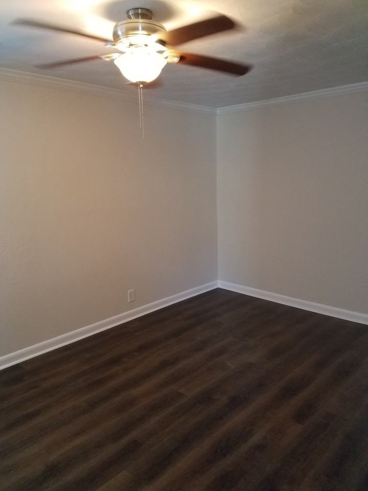 1216 Hazel Ave - Photo 3 of 11