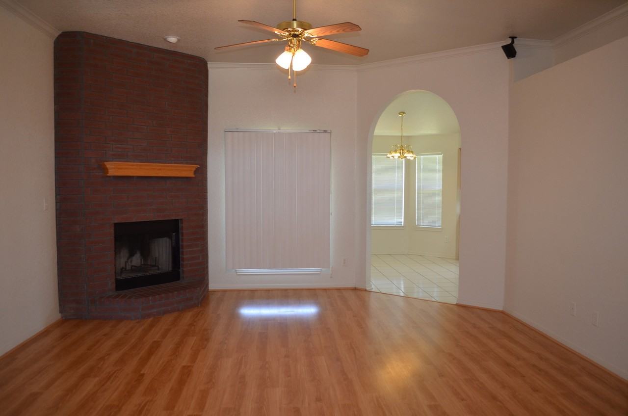 4406 Esta Lee Ave - Photo 4 of 22