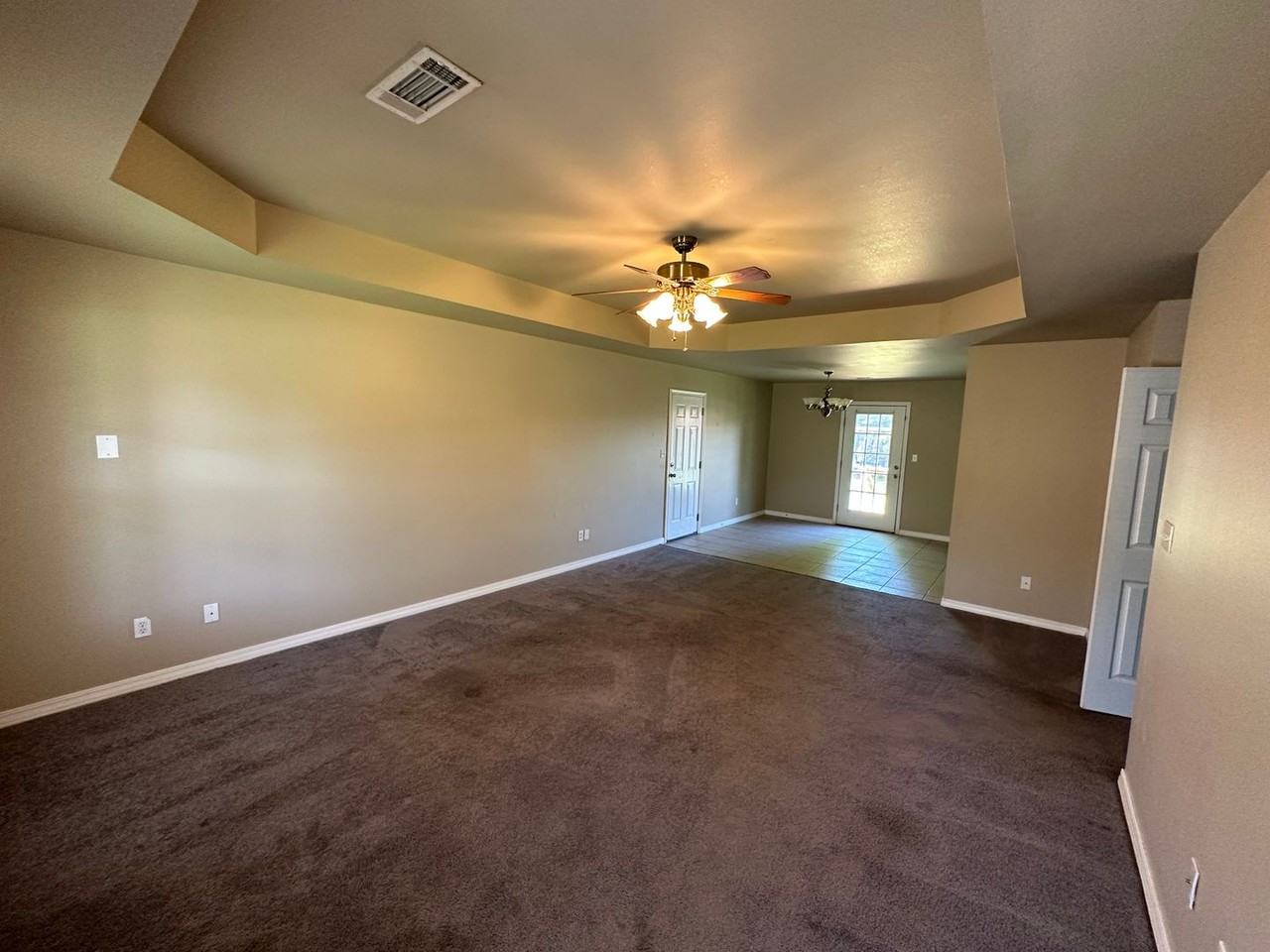 77 Sundance Dr - Photo 2 of 9