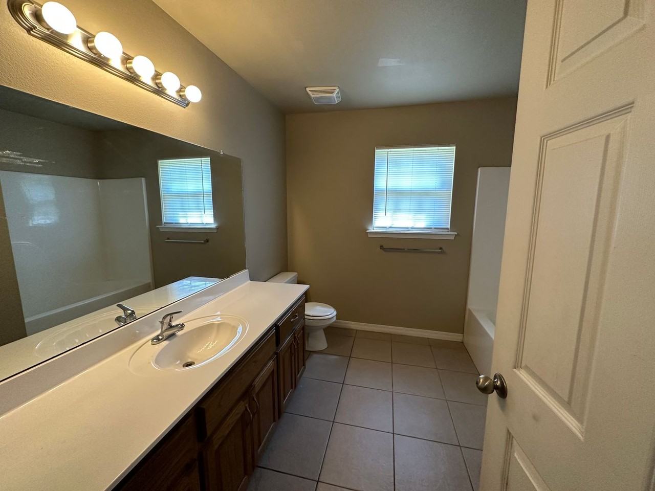 77 Sundance Dr - Photo 4 of 9