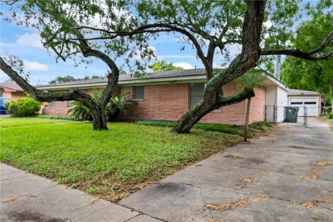 921 Barracuda Pl - Photo 2 of 29