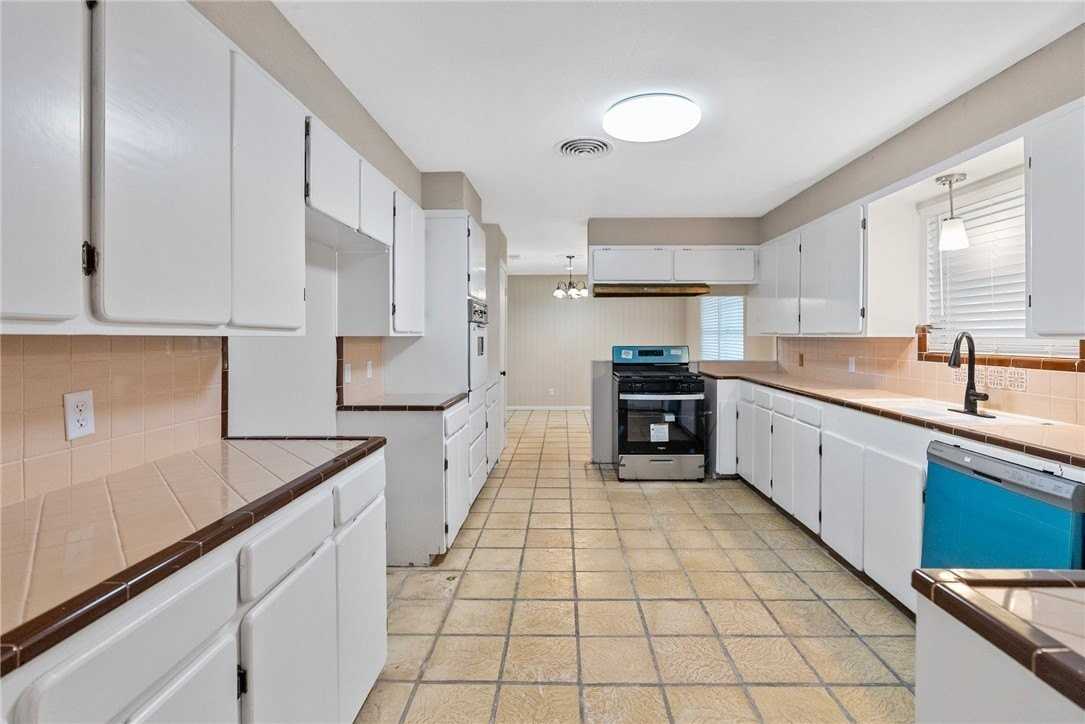 921 Barracuda Pl - Photo 5 of 29