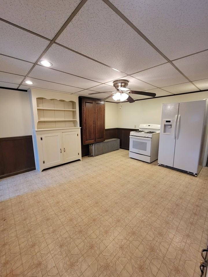 440 East Queen Street - Photo 2 of 32