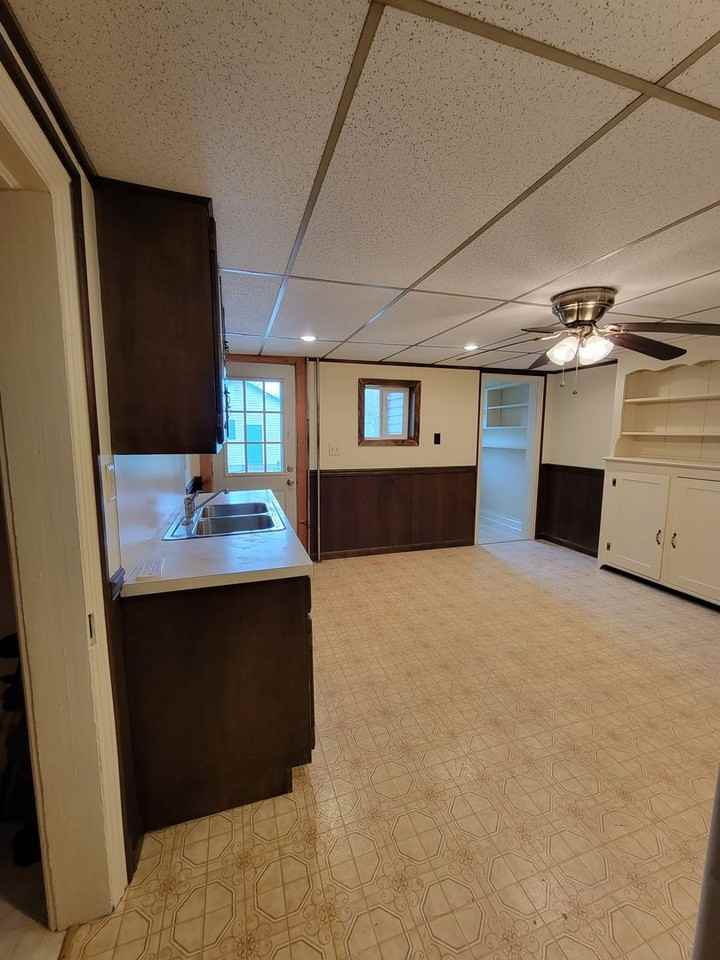 440 East Queen Street - Photo 6 of 32