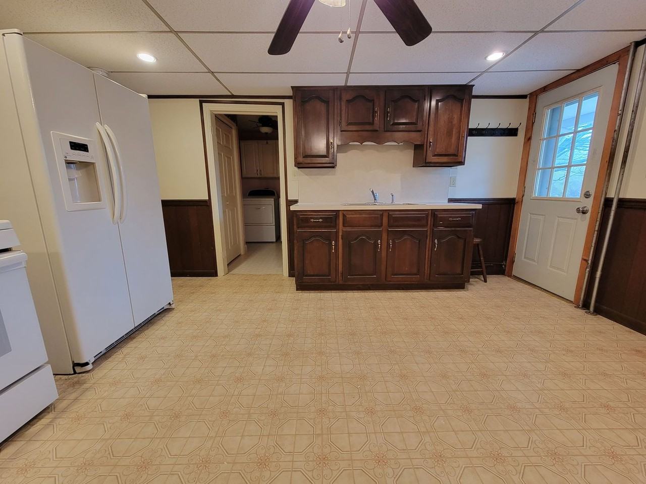 440 East Queen Street - Photo 7 of 32