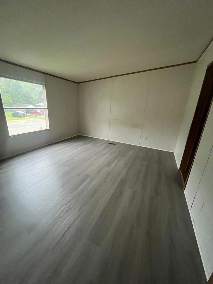 308 W Main St - Photo 2 of 9