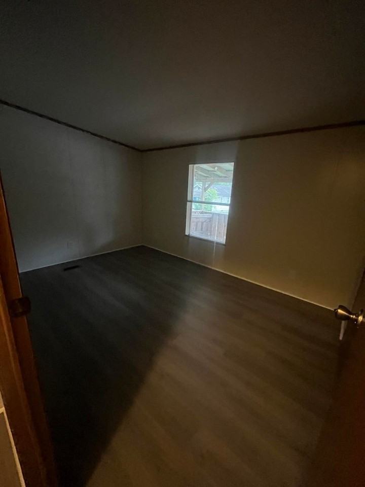 308 W Main St - Photo 3 of 9