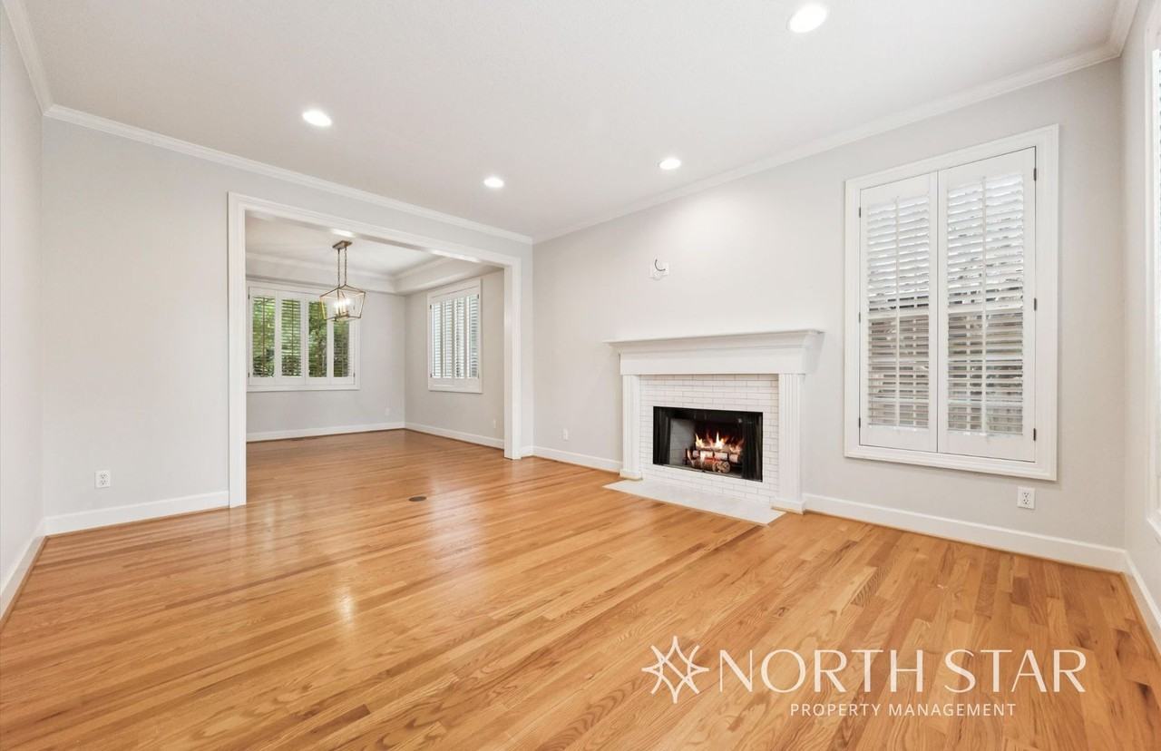 4927 Hastings Dr - Photo 2 of 40