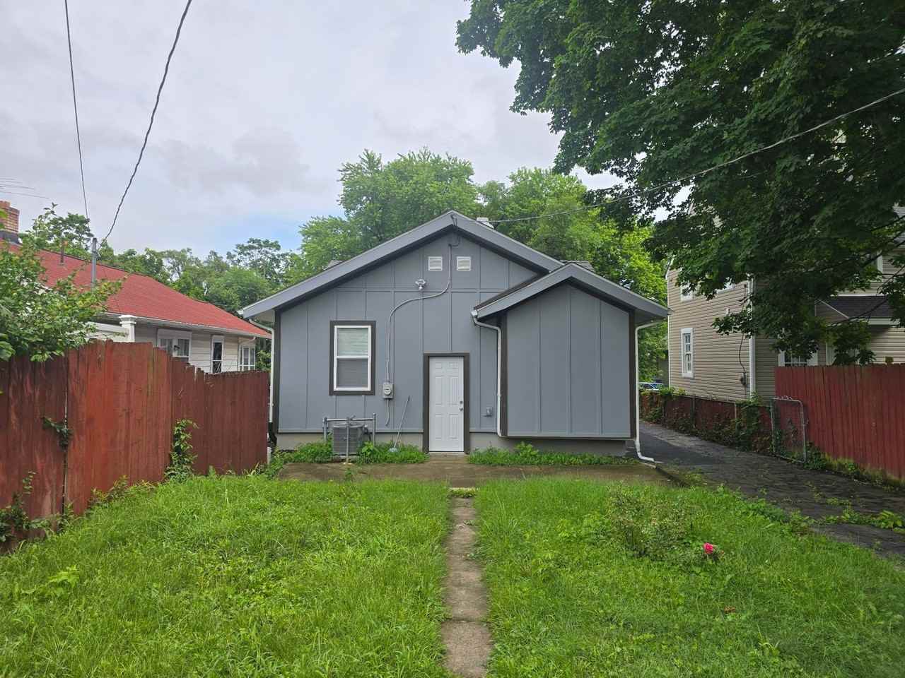 741 Leland Ave - Photo 2 of 16