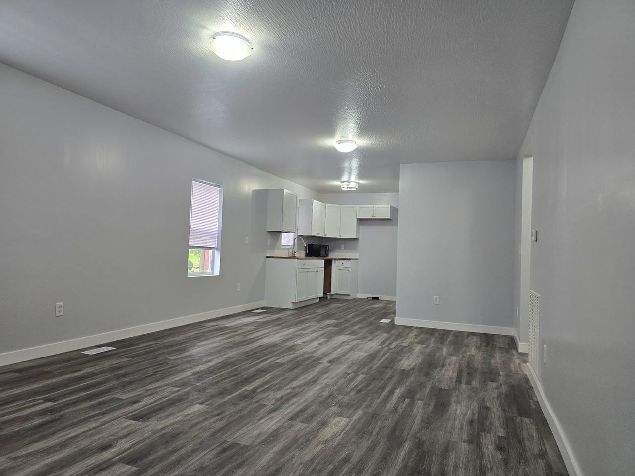 741 Leland Ave - Photo 4 of 16