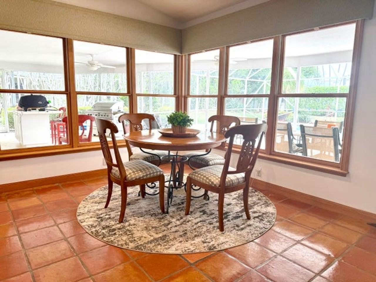 103 Olympus Cir - Photo 4 of 15