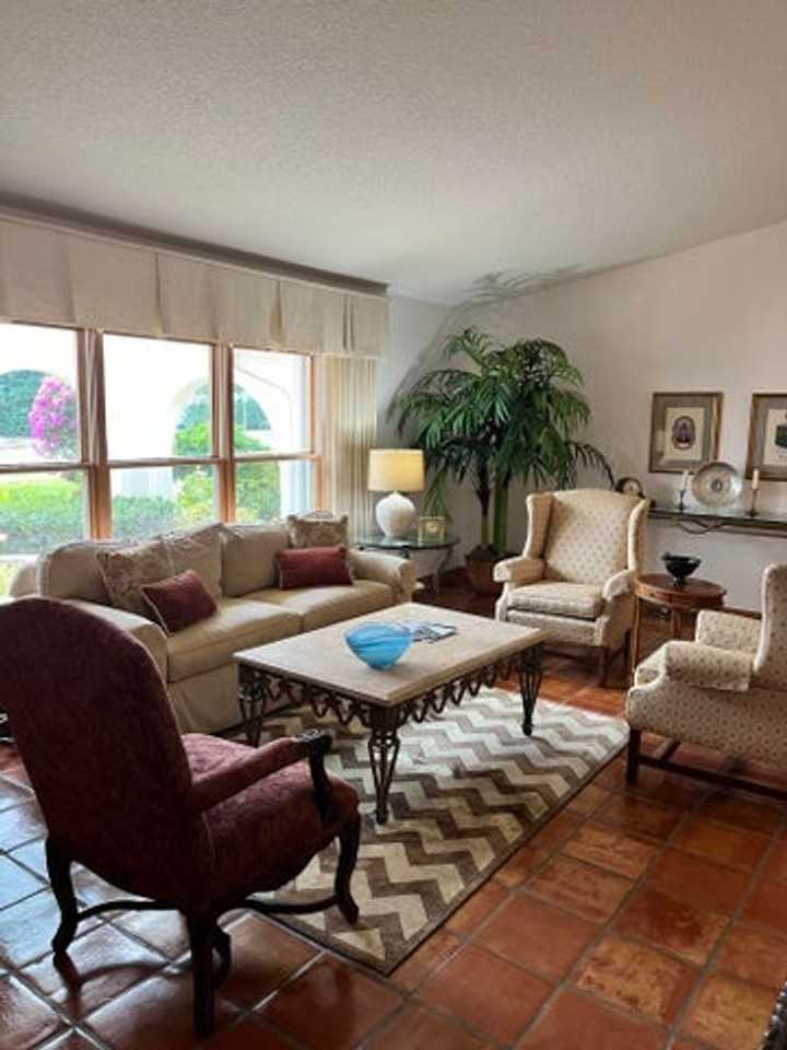 103 Olympus Cir - Photo 5 of 15