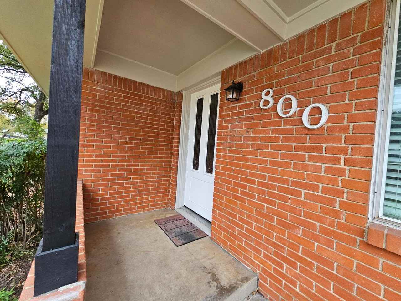 800 Valley View Dr - Photo 3 of 50