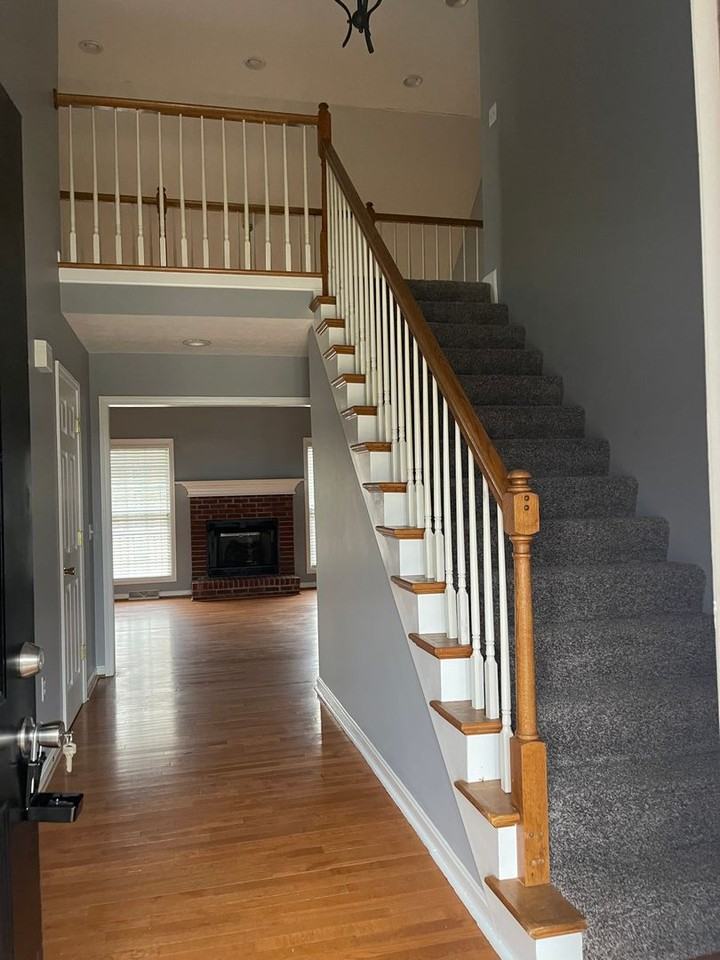 2145 Crossfield Dr - Photo 4 of 18