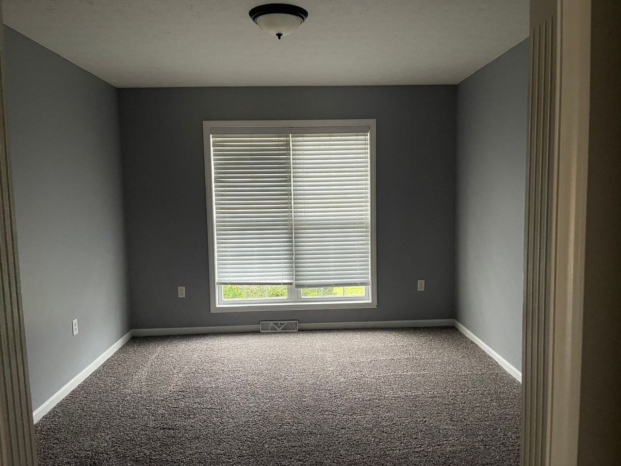 2145 Crossfield Dr - Photo 5 of 18