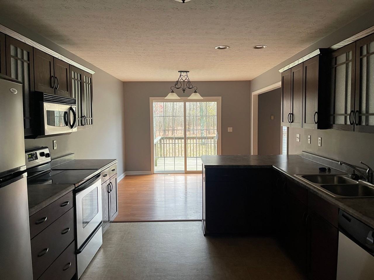 2145 Crossfield Dr - Photo 6 of 18