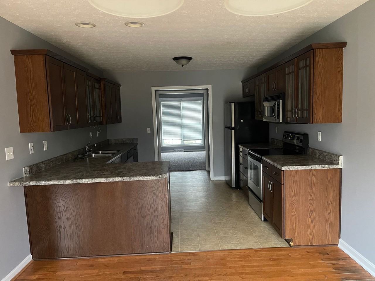 2145 Crossfield Dr - Photo 7 of 18