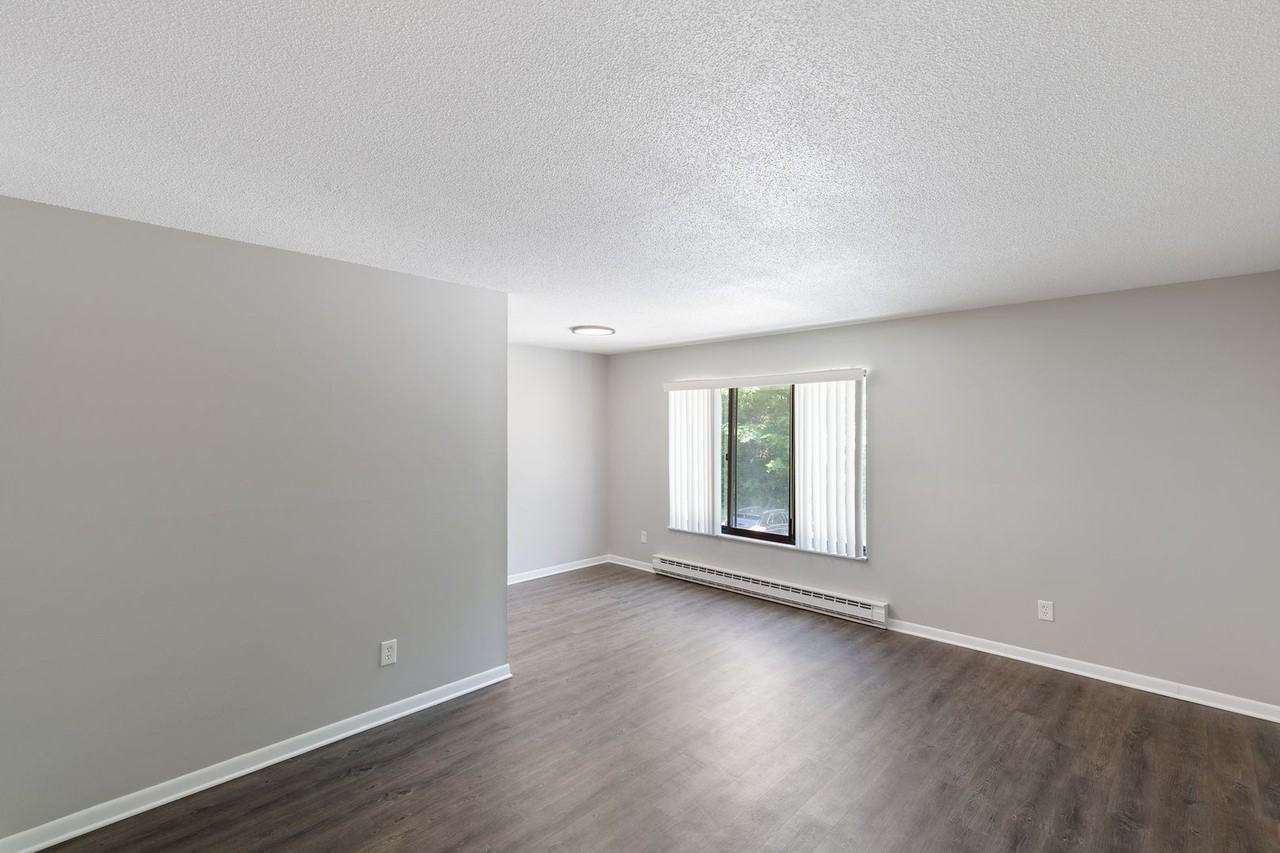 Cottrell Apartments (310 Cottrell Marine City LLC) - Photo 7 of 14