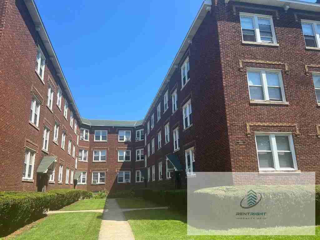 4846 W Hutchinson St