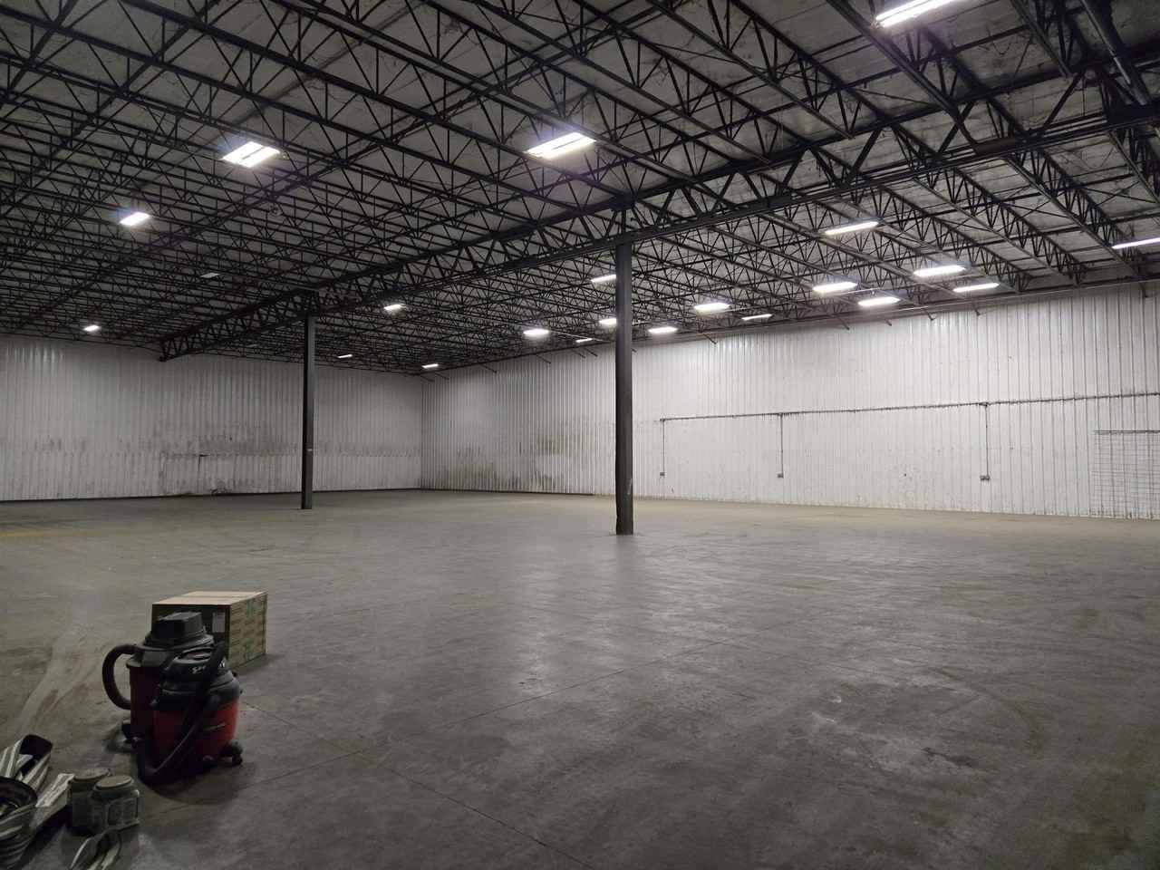 4949 Chavenelle Rd - Photo 5 of 8