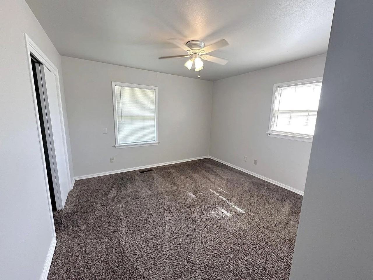 3200 Nw 37th St - Photo 6 of 15